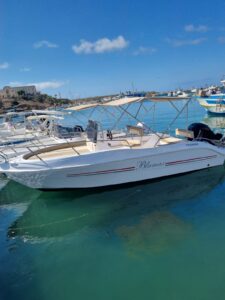 Affitto barca con patente senza skipper a Lampedusa