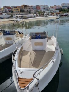 Affitto barca con patente senza skipper a Lampedusa