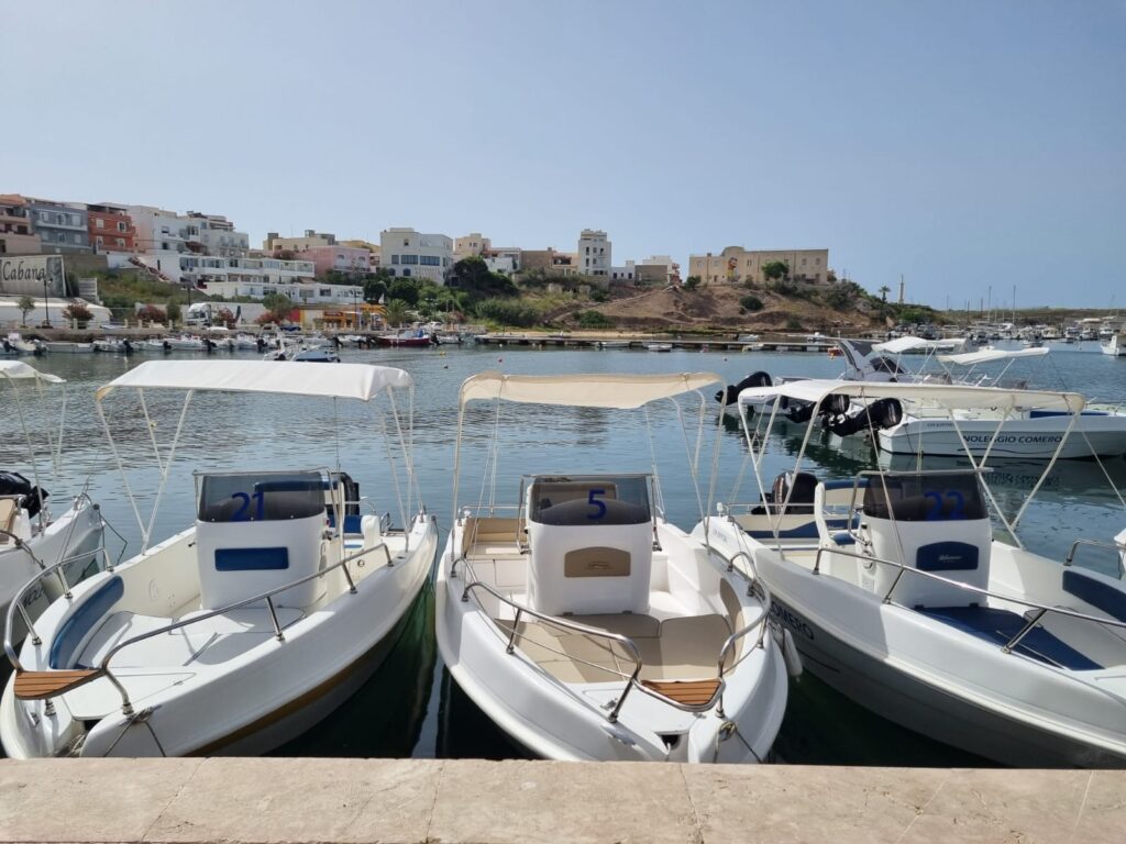 Affitto barca con patente senza skipper a Lampedusa